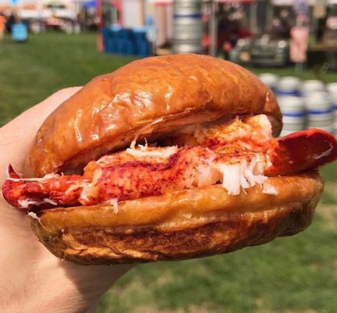 Happy Lobster Food Truck at Sundial Brewing