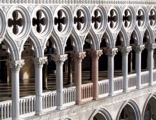 Venezia. 1600 anni di... Storia del costruito materiale e di restauri