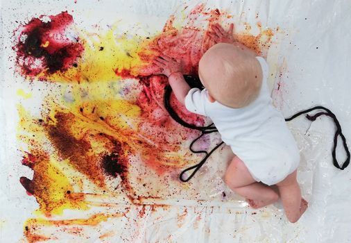Jungelverksted med Fargebad for babyer