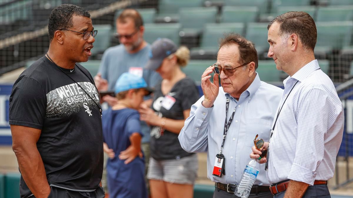 Parking Chicago White Sox at Minnesota Twins