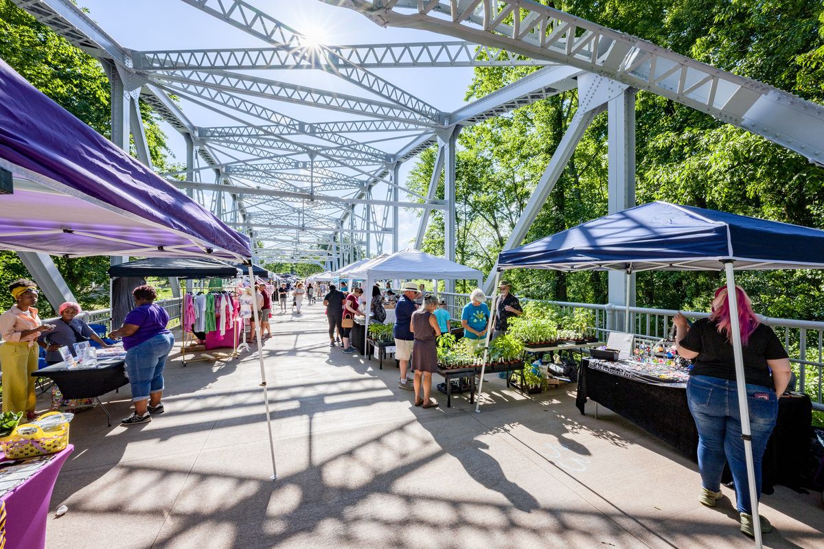 The Market at the Town Common: October