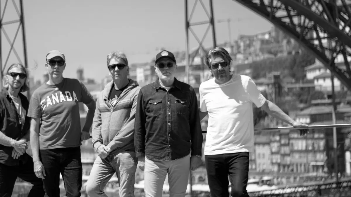 54-40, Kandle in London