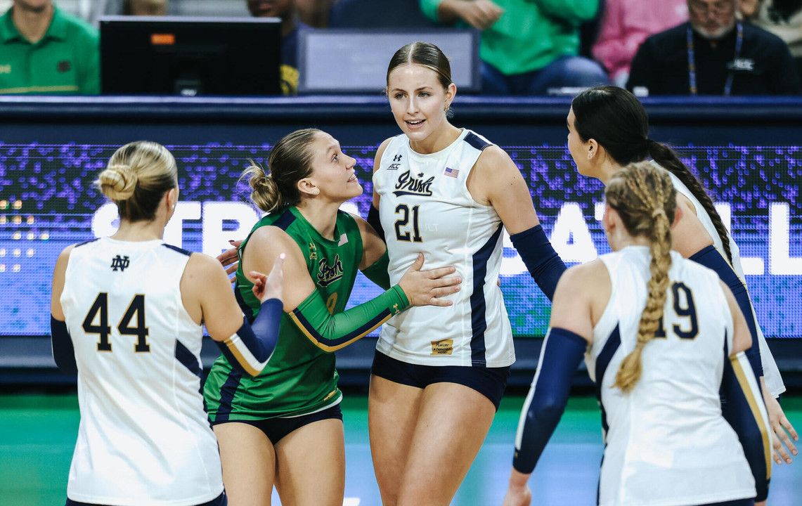 Notre Dame Fighting Irish at Louisville Cardinals Womens Volleyball
