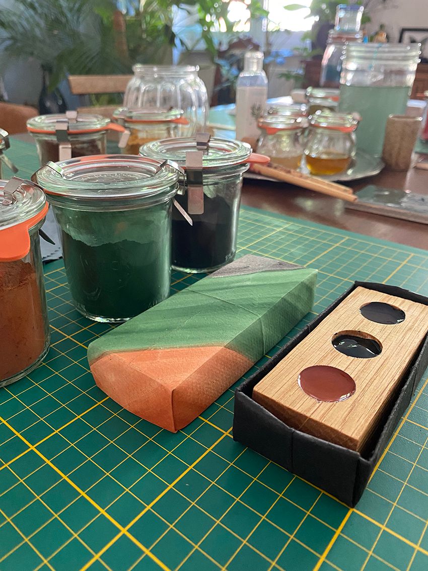 COMPLET \/\/\/ Atelier ADULTE : Fabrication d\u2019une palette d\u2019aquarelle avec La Pigmenti\u00e8re 