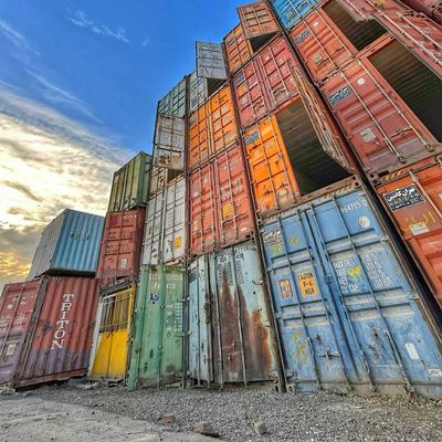 Rave im Containerwerk