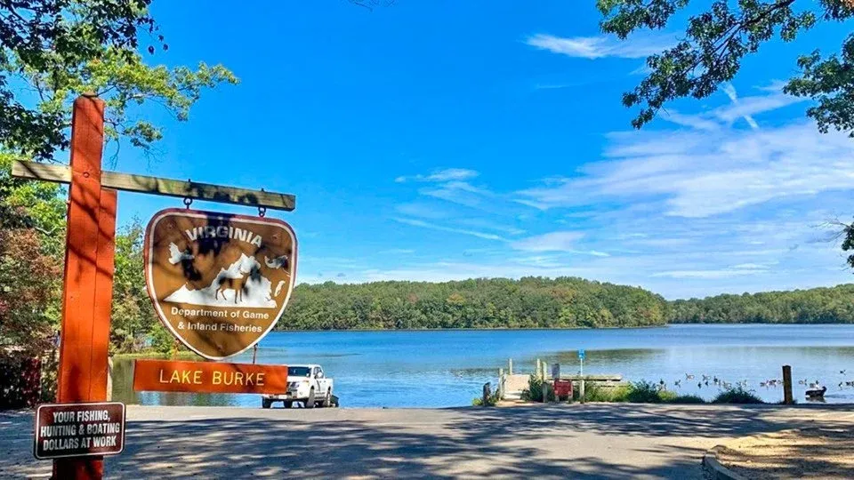 Skip the Small Talk and Hike @ Burke Lake (Meet point-Ice Cream Parlor)
