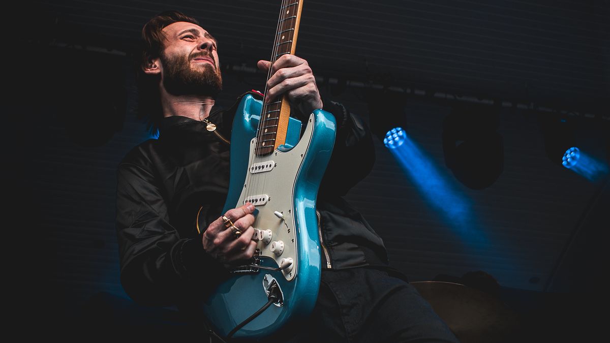 LAURENCE JONES LIVE AT THE OLD BREWERY STORE, FAVERSHAM