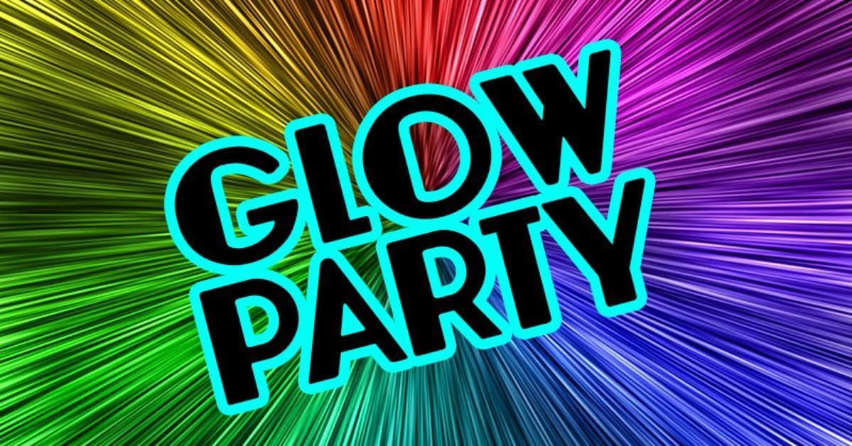 80's Glow Vibes & Custom Cocktails 