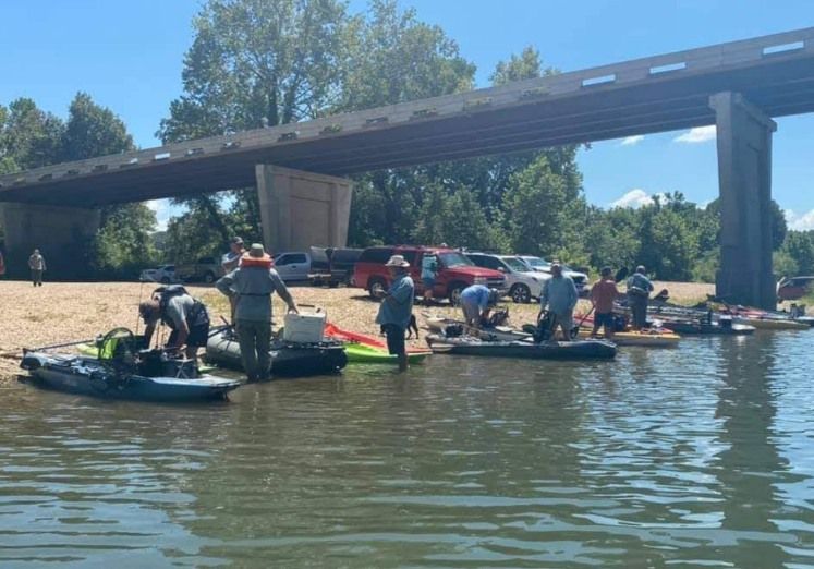 Illinois River Kayak Fishing Trip