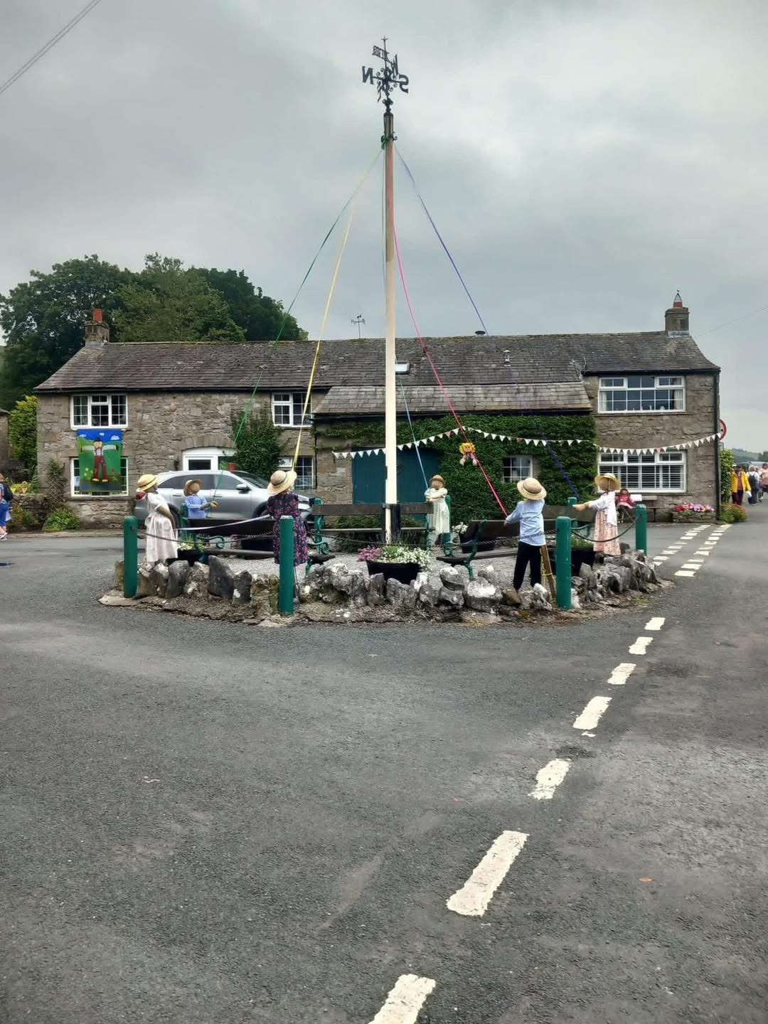 Coach trip to Kettlewell Scarecrow Festival and Ilkley 