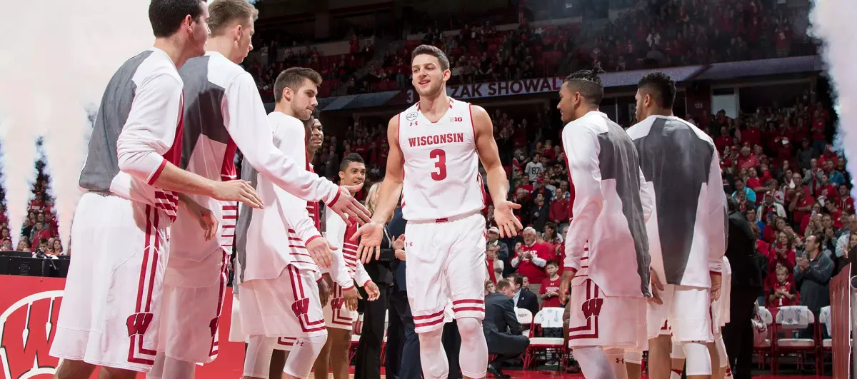 Parking Wisconsin Badgers at Penn State Nittany Lions Mens Hockey