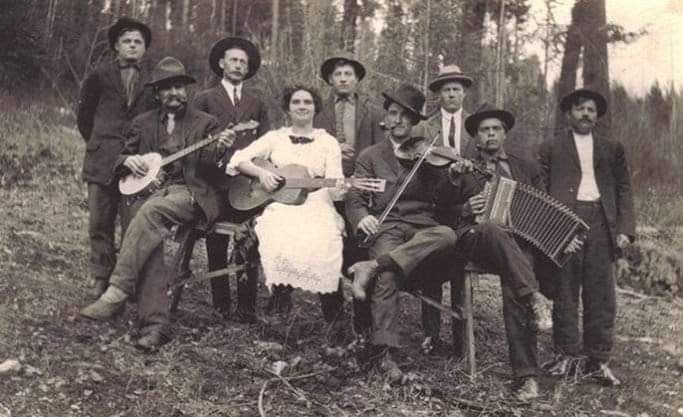 Beer Festival Finale: The Old Broom String Band close our Winter Beer Festival! 