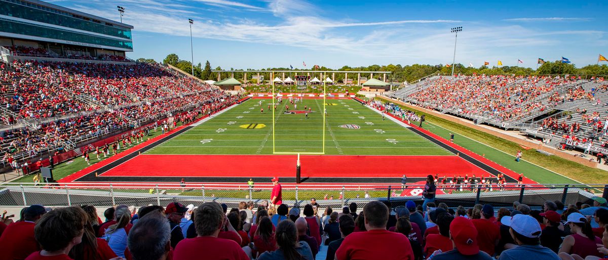 Akron Zips at Ball State Cardinals Football at Scheumann Stadium