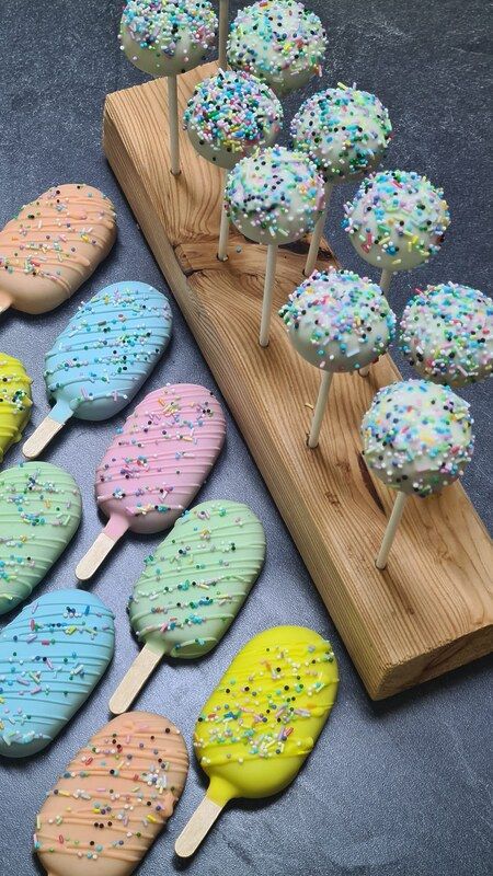 Cake Pops & Cake Sicles