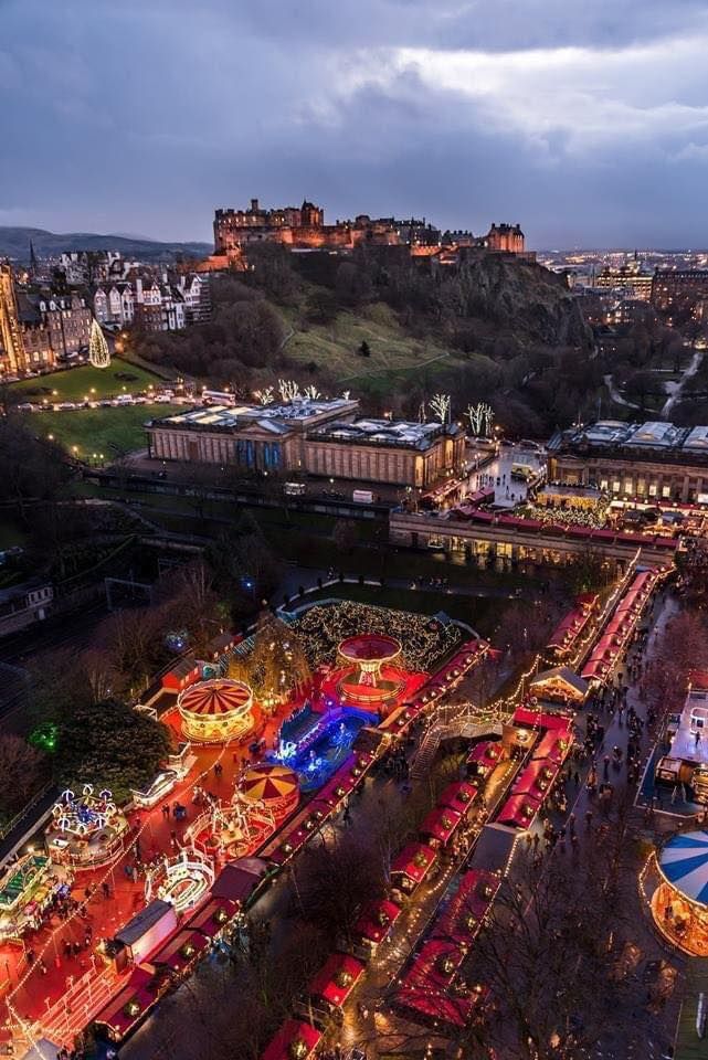 EDINBURGH CHRISTMAS MARKET 