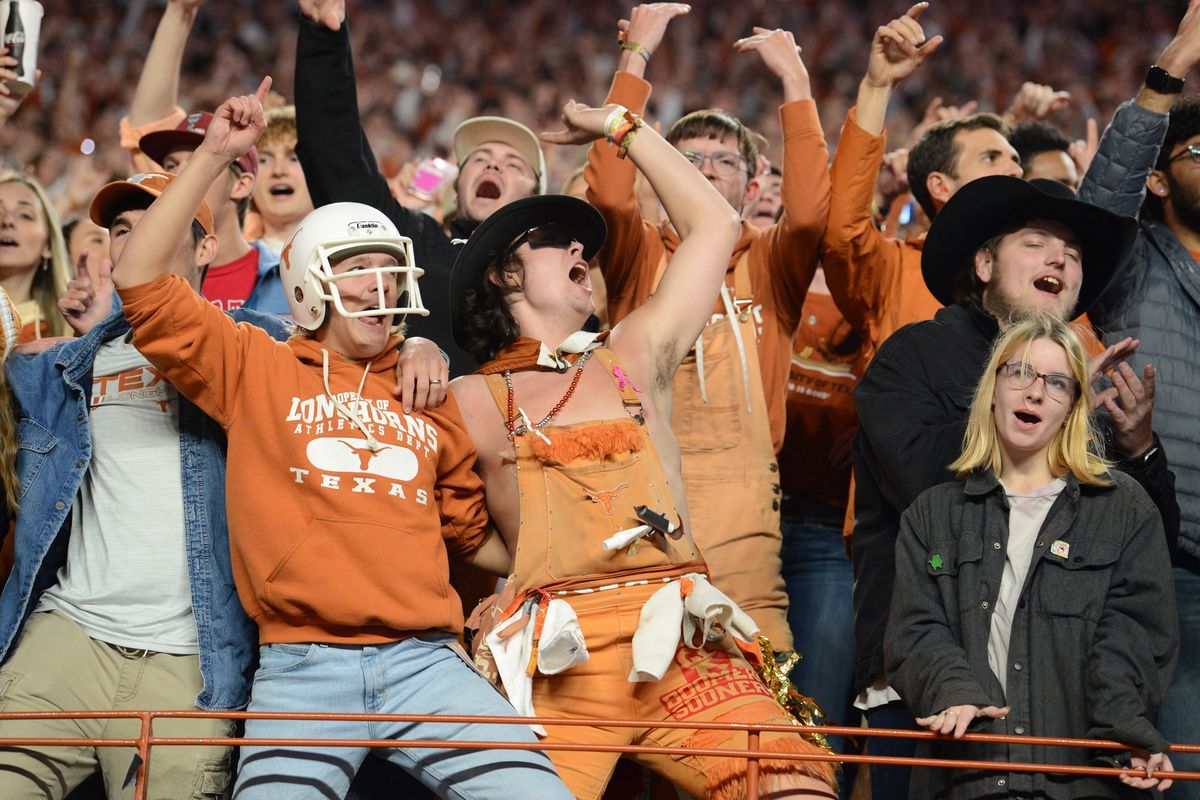 Kentucky Wildcats at #3 Texas Longhorns Football