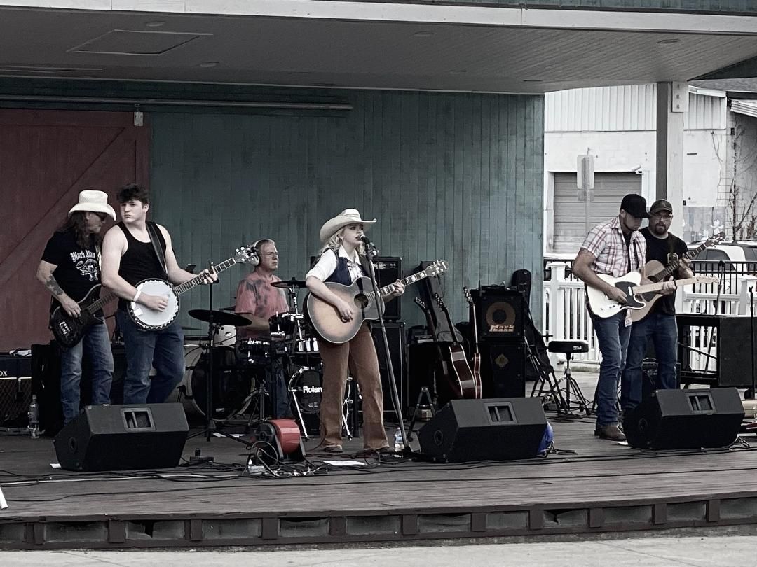 Ella Folk with Shenandoah Sound! 