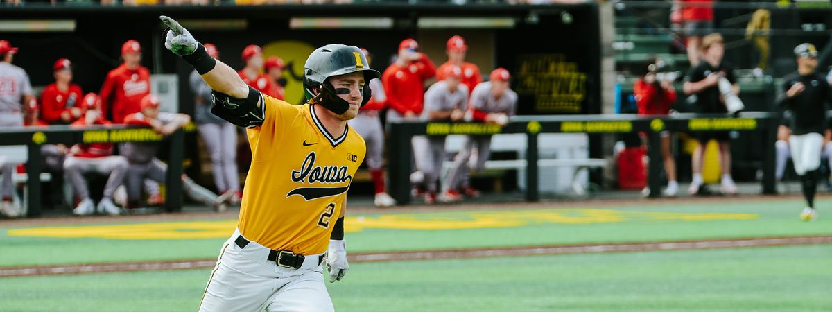 Iowa Hawkeyes vs. Wartburg Knights