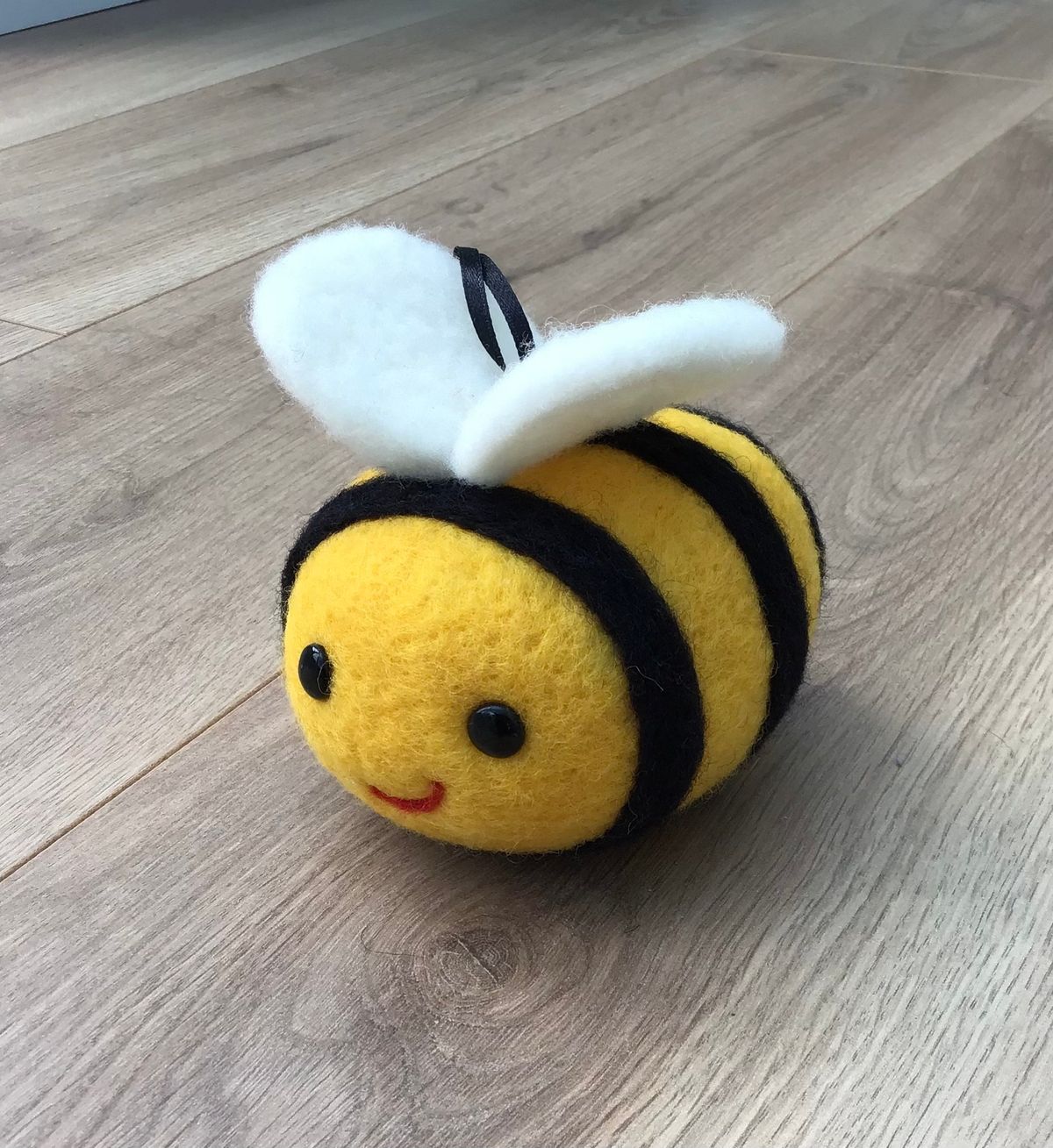 \u00a316 Needlefelt a big friendly Bee