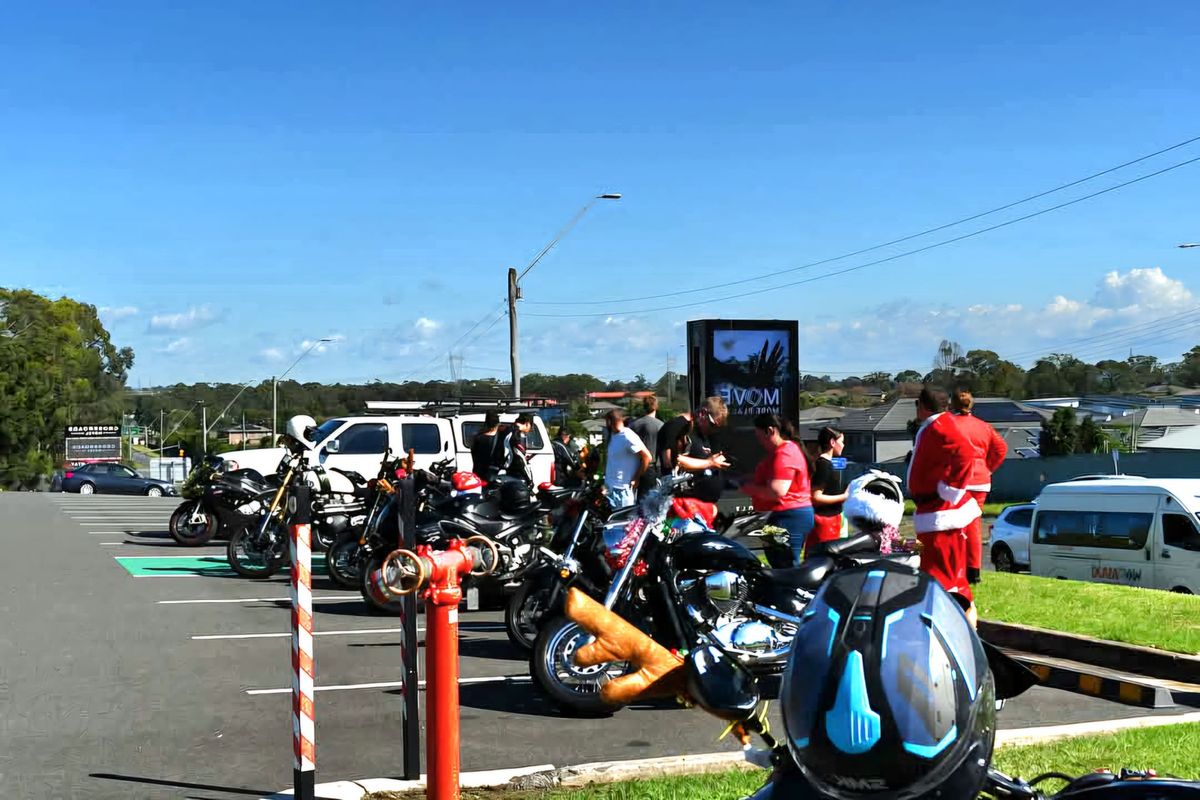 Easter bunny run to Kangaroo Valley pub 