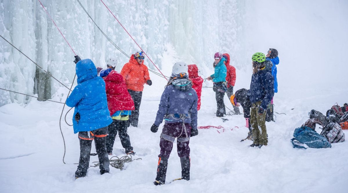 Initiation \u00e0 l'escalade de glace - Chute Montmorency