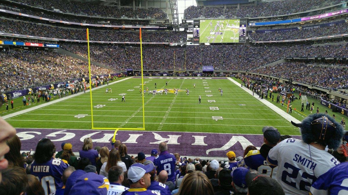 PACKERS vs VIKINGS POTLUCK