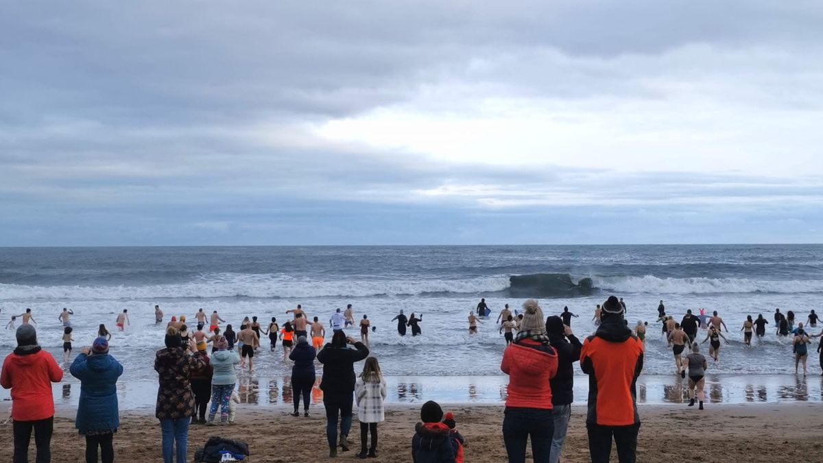 New Year\u2019s Day Loony Dook!