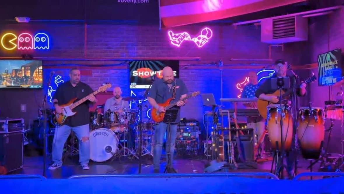 Showtime Live at Lukins Brick Oven Pizza