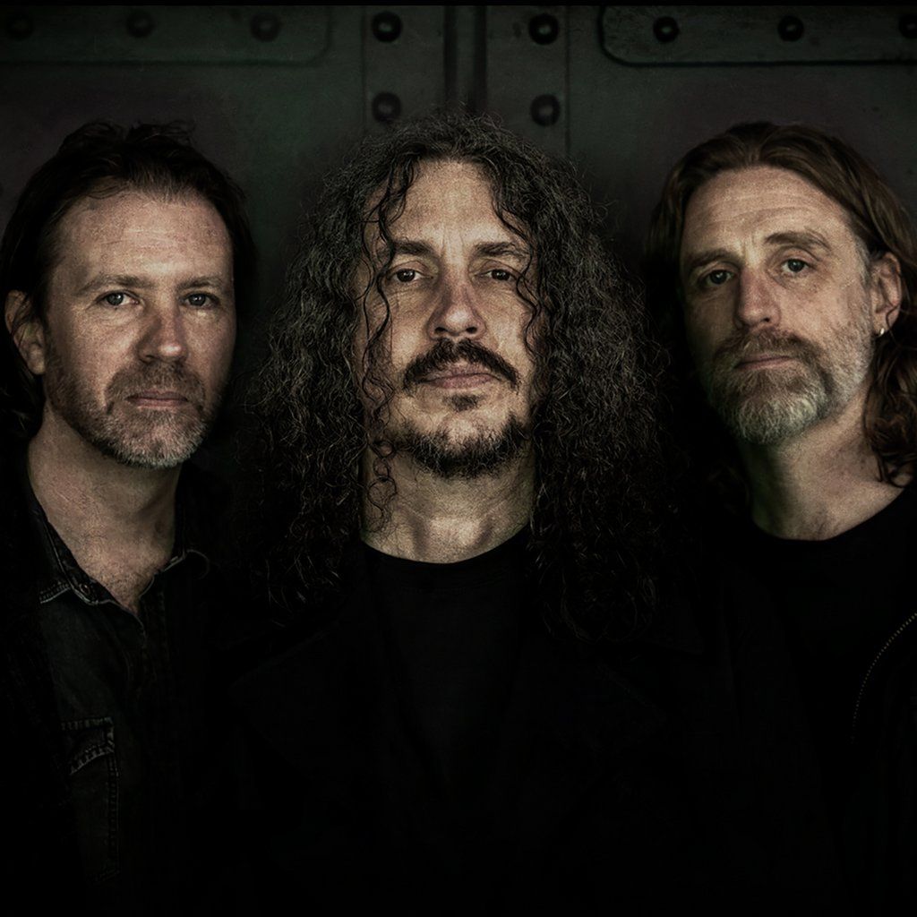 Circu5 + support (George Wilding)