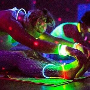 Glowga (glow in the dark yoga!) w\/SYDNEY DUARTE & MELISSA RICHARDS