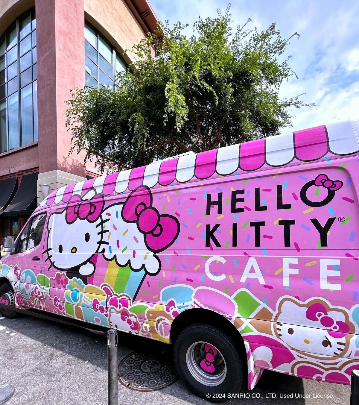 Hello Kitty Cafe Truck Cali - San Jose Appearance