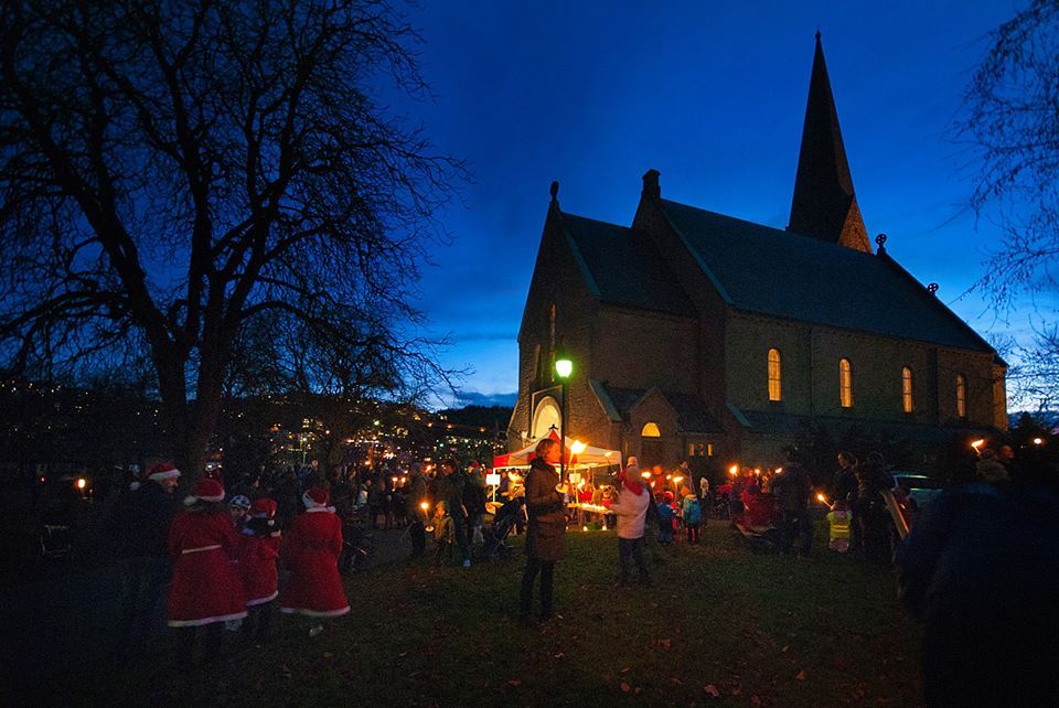 O jul med din glede. Barn leker juleevangeliet