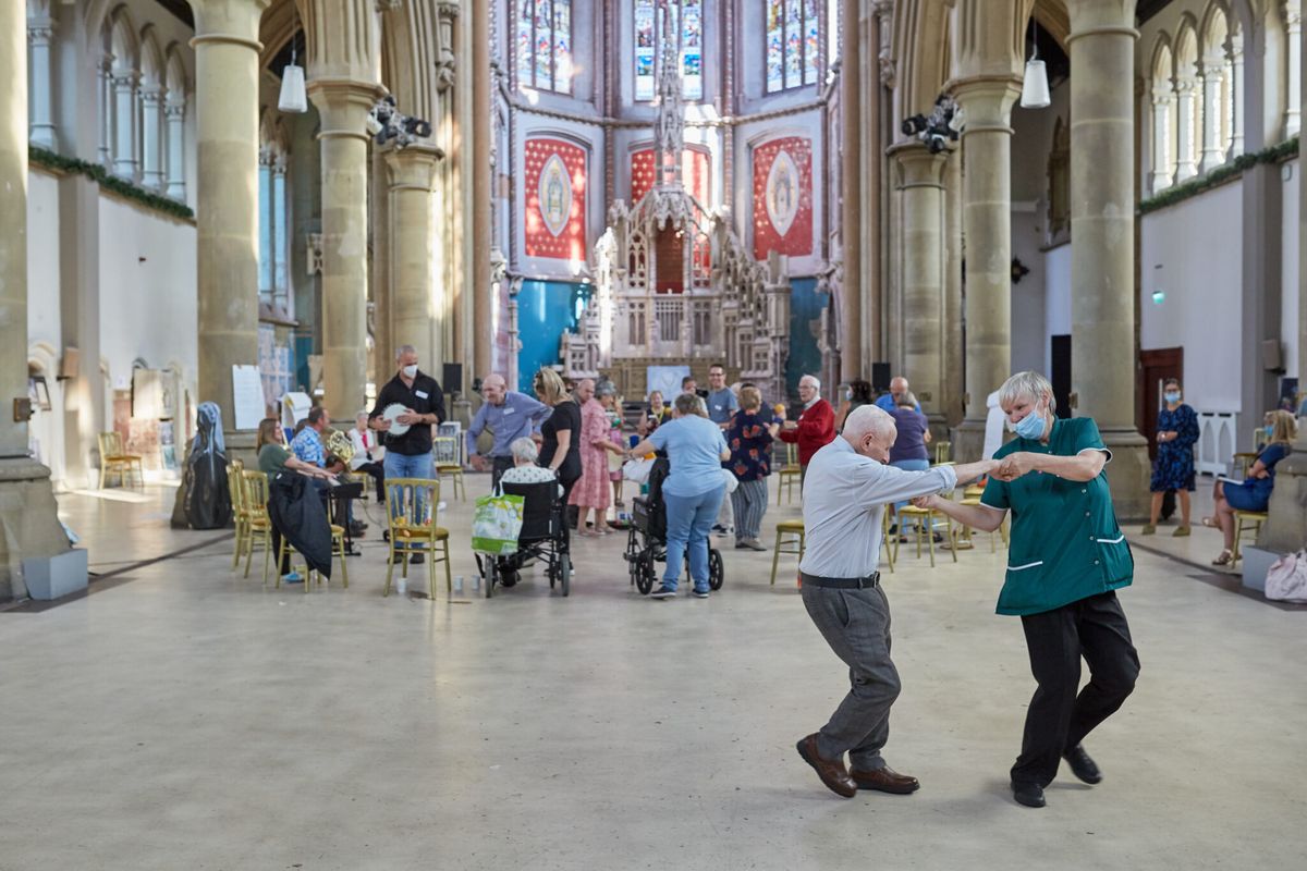 Music Caf\u00e9 for people living with dementia & their carers with Manchester Camerata 