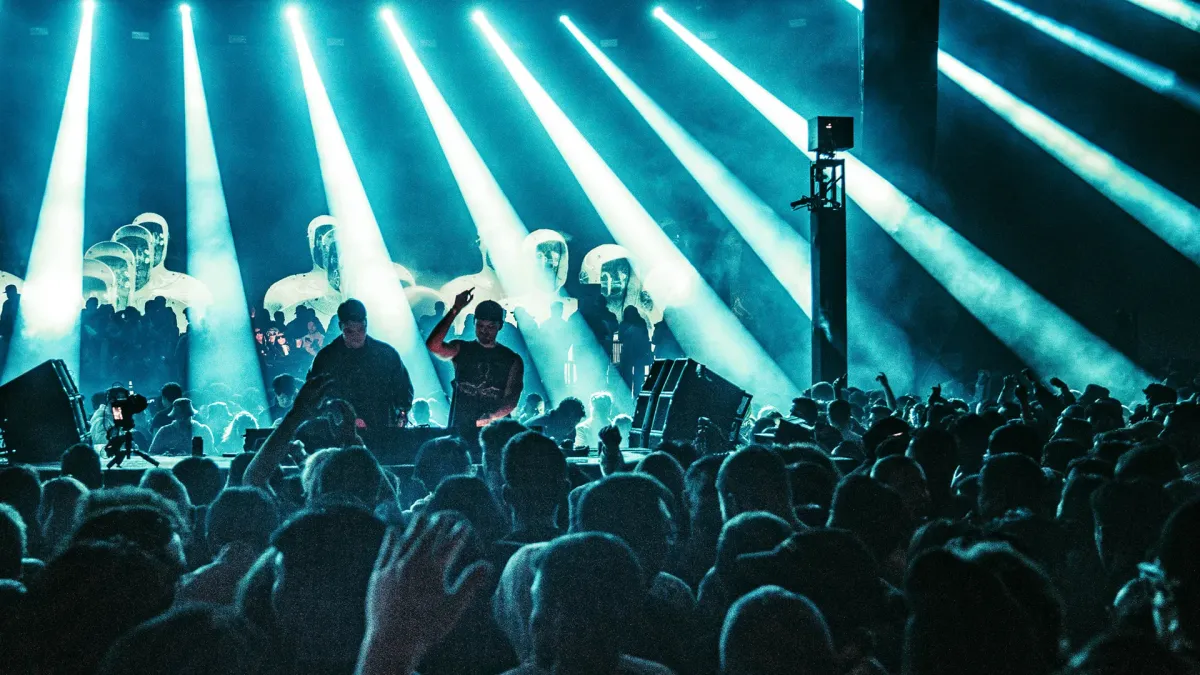 Ship Wrek, Biscits in Denver