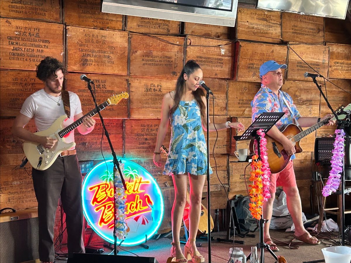 Buffett Beach Trio @ LA Parrothead Phlocking!