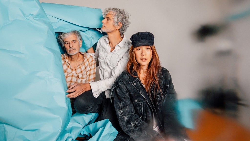 BLONDE REDHEAD