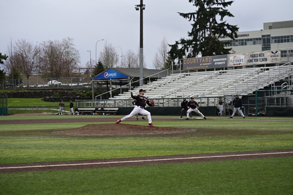 Trojan Baseball hosts Fall Ball games with Victoria Golden Tides