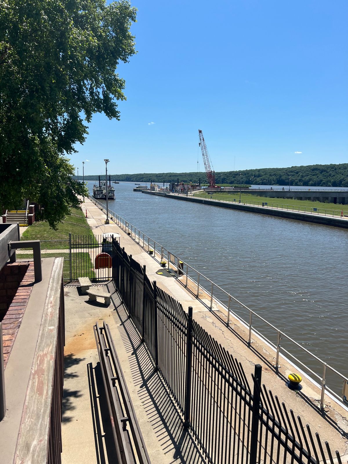 LOCK & LUNCH TOUR (downriver)