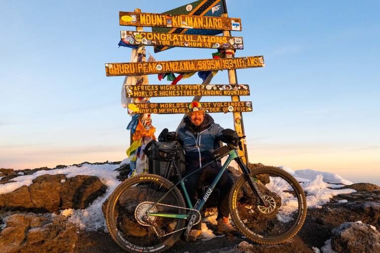 Mit dem Fahrrad zum Gipfel: Eine Reise jenseits der Grenzen f\u00fcr den Wandel