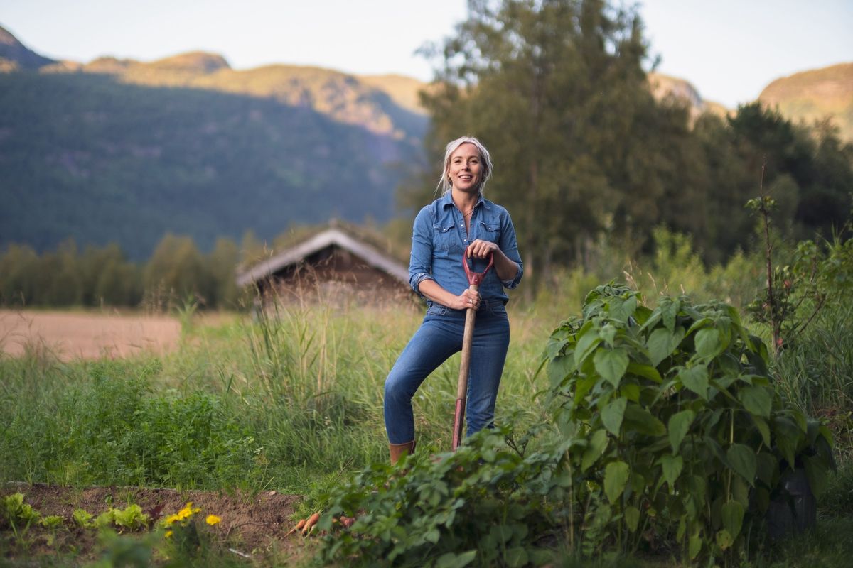 Margit Dale: Naturleg. Om berekraft og det gamle matstellet.