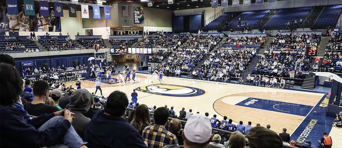 Parking UC Santa Barbara Gauchos at UC Davis Aggies Mens Basketball