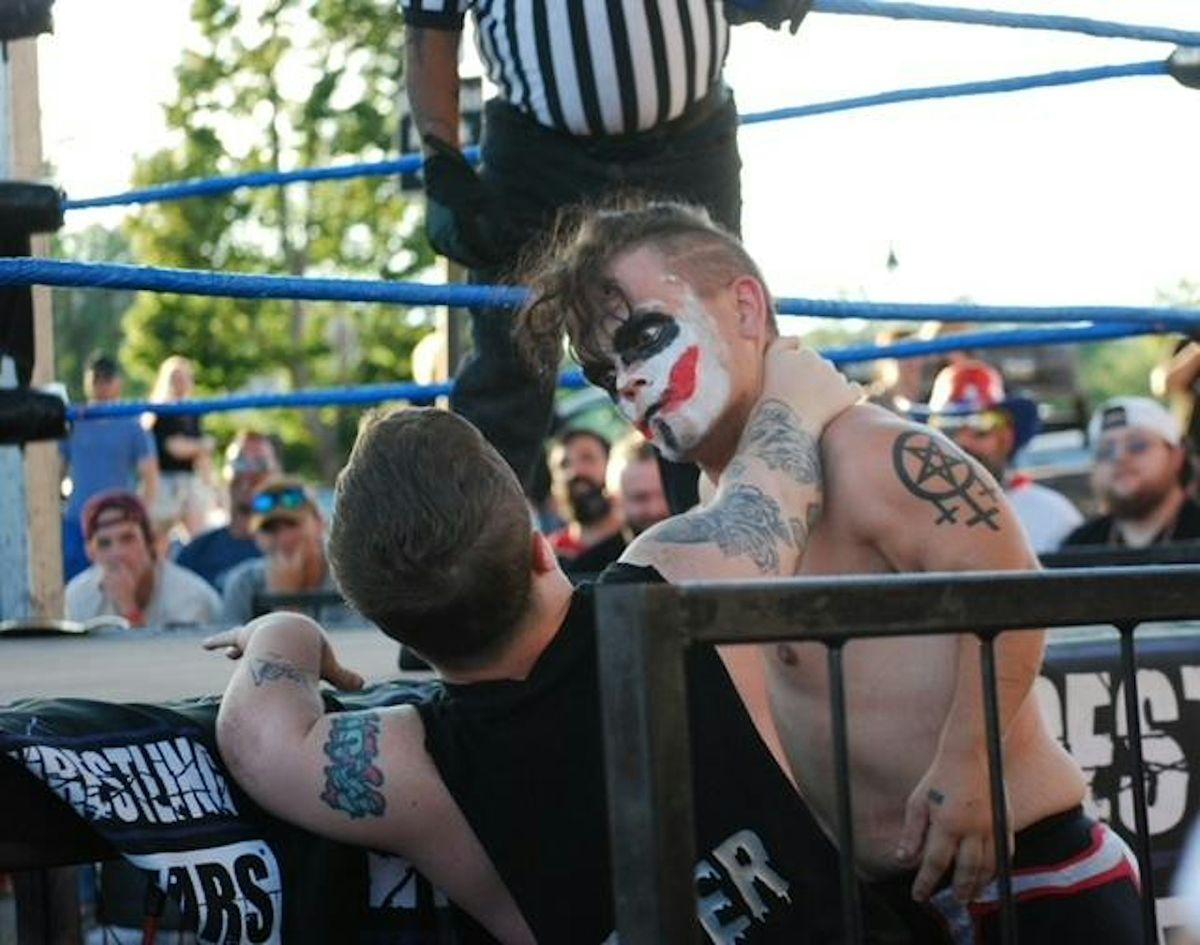 Midget Wrestling: An Unforgettable Night with Tiny Warriors!