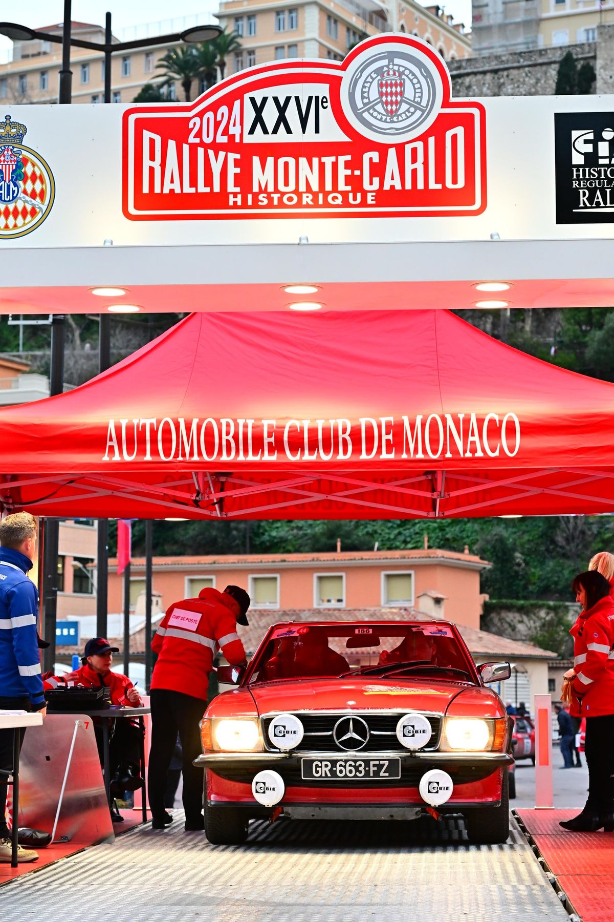 D\u00e9part du Rallye Monte Carlo Historique 2025