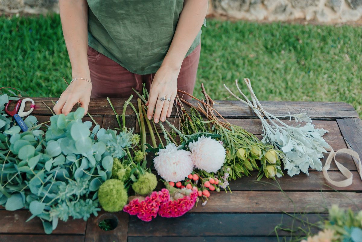 A Christmas themed Fun with Flowers workshop