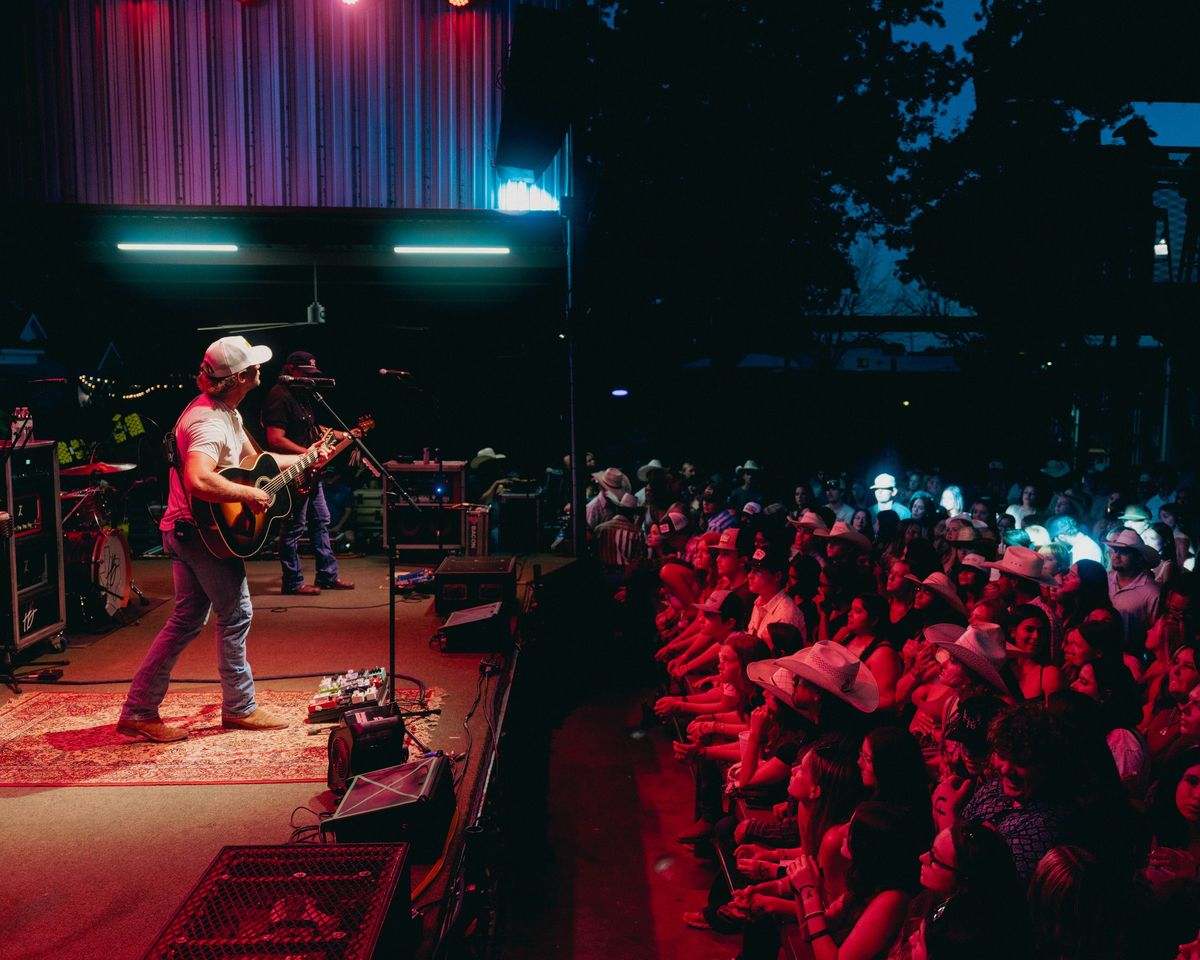 Hayden Baker LIVE @ Dosey Doe - The Big Barn