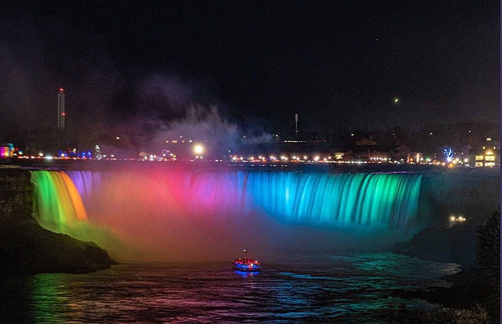 Niagara Winter Festival of Lights & Dinner Tour Niagara-On-The-Lake 