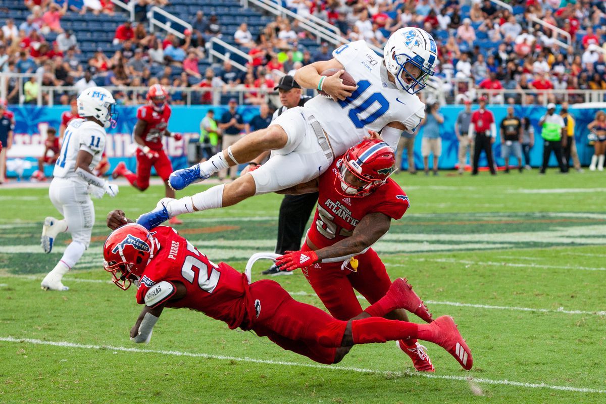 Tennessee Volunteers vs. Middle Tennessee State Blue Raiders, Thompson ...