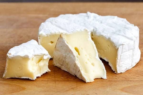 Learn to make Brie, Camembert and Ricotta Cheese