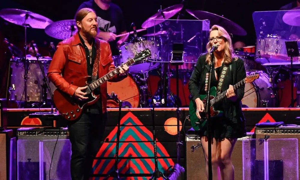 Tedeschi Trucks Band at Michigan Lottery Amphitheatre at Freedom Hill