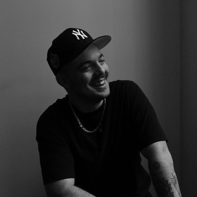 Mac Ayres in London